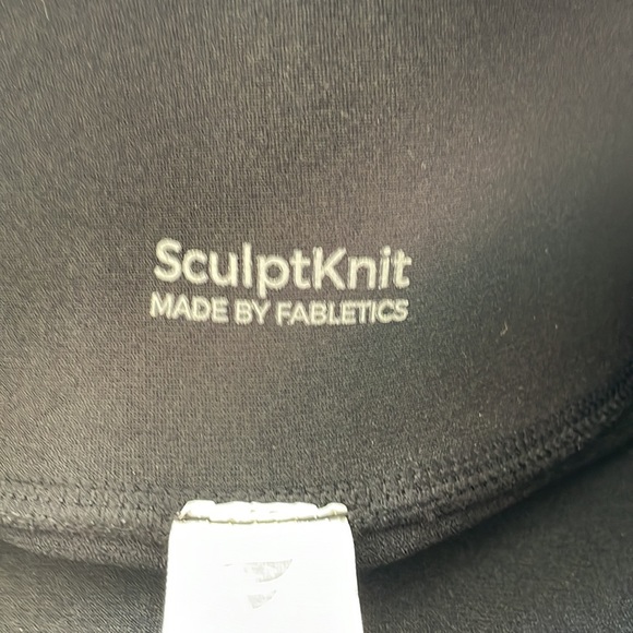 Fabletics 2-Piece Set - Picture 9 of 11